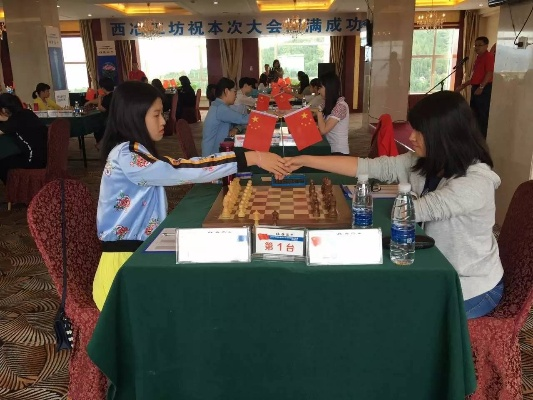 东营象棋比赛2016打破性别界限，女生也能成为象棋高手